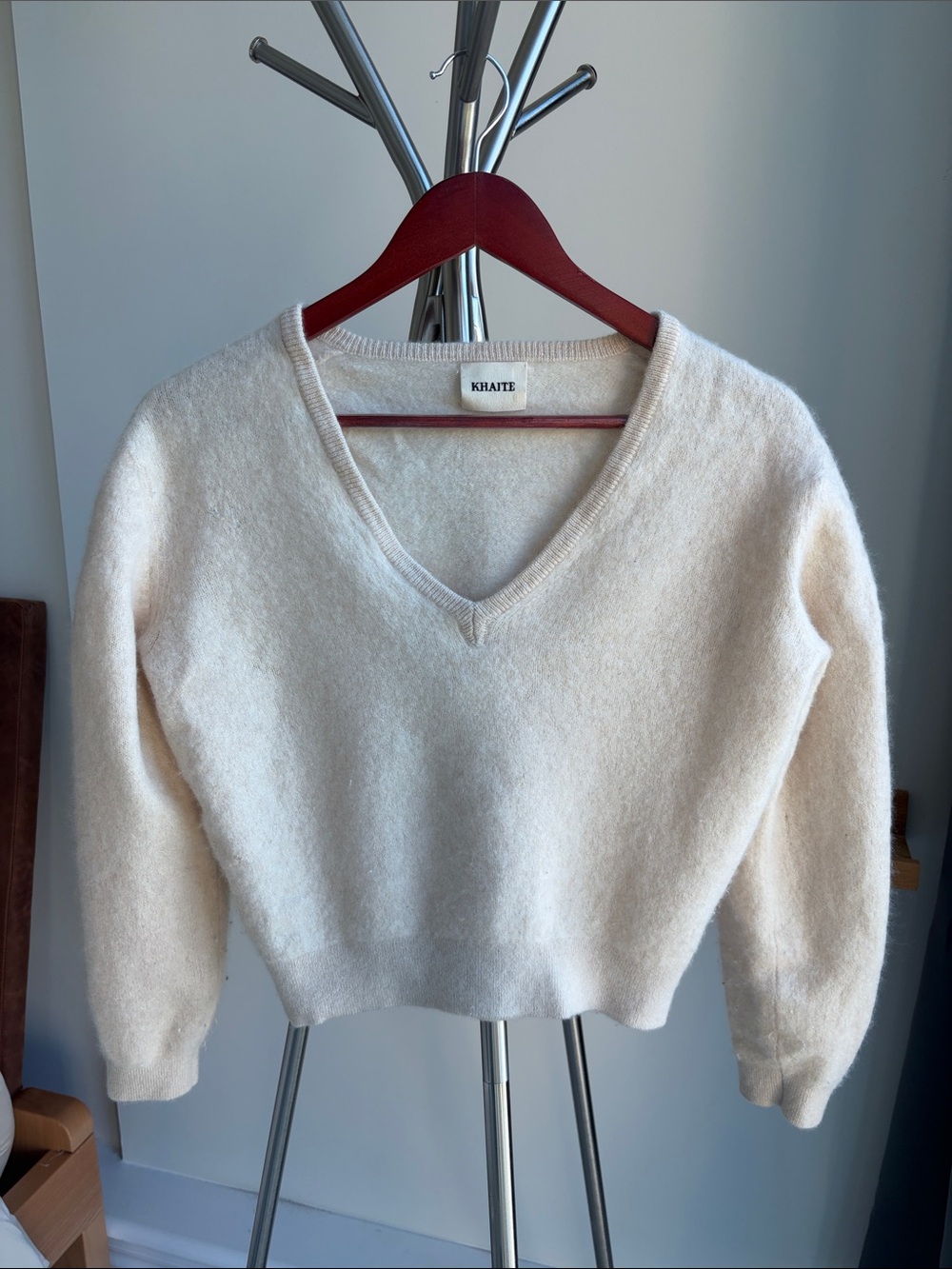 KHAITE Cream V-Neck 100% cashmere Sweater XS